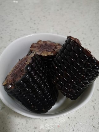 莲藕糯玉米排骨汤的做法步骤：4