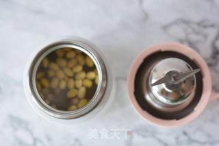 藜麦大豆燕麦豆浆的做法步骤：2
