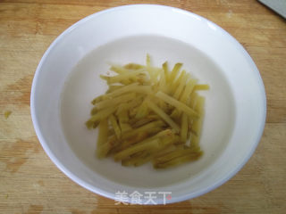 番茄榨菜鸡蛋面的做法步骤：3