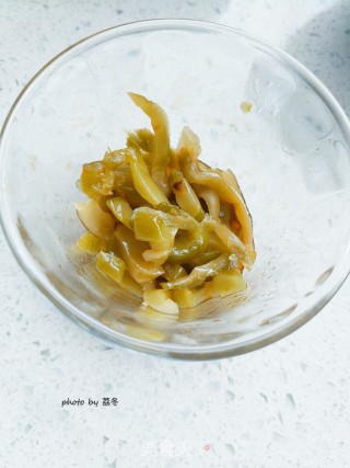 榨菜西红柿蛋汤的做法步骤：1