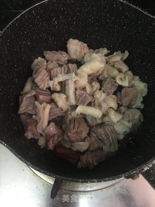 番茄牛腩的做法步骤：4