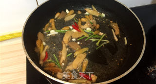 下饭菜泡椒鸡心，小美的美食的做法步骤：4