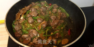 下饭菜泡椒鸡心，小美的美食的做法步骤：7