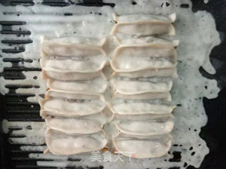 韩国泡菜锅贴的做法步骤：9