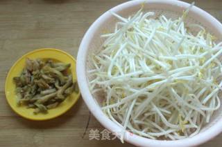 #榨菜#榨菜炒豆芽的做法步骤：1
