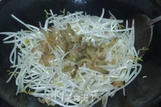 #榨菜#榨菜炒豆芽的做法步骤：3