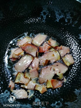 居家小炒之萝卜干炒腊肉的做法步骤：3