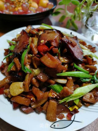 居家小炒之萝卜干炒腊肉的做法步骤：10