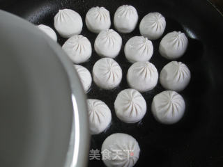 生煎小笼包（三鲜馅）的做法步骤：3