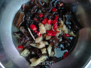 泡椒木耳的做法步骤：3