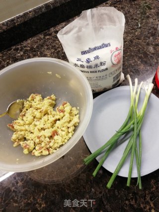 蕃薯香葱煎饼的做法步骤：1