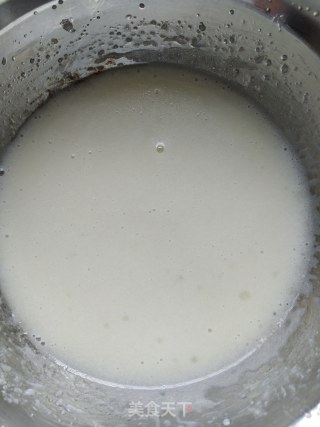 六寸戚风蛋糕的做法步骤：1
