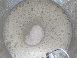 六寸戚风蛋糕的做法步骤：5