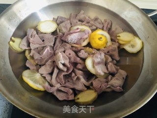 自制猪肝粉，宝宝的补铁神器的做法步骤：2