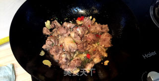 超下饭的魔芋鸭腿，小美的美食的做法步骤：4