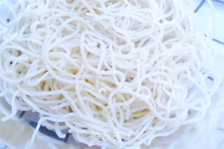 《中餐厅》秦海璐同款鸡丝凉面的做法步骤：8