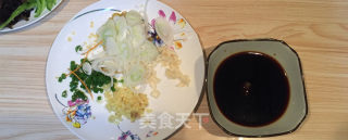 鱼香肉丝，小美的美食的做法步骤：1