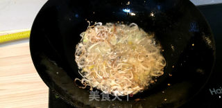 鱼香肉丝，小美的美食的做法步骤：5