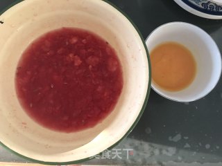 西瓜煎饼的做法步骤：1