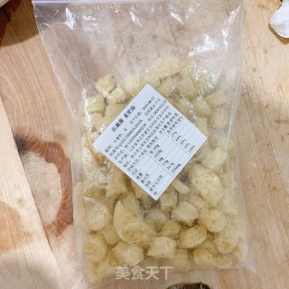 香辣吸汁面藕的做法步骤：1