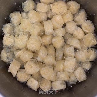 香辣吸汁面藕的做法步骤：2