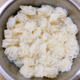 香辣吸汁面藕的做法步骤：3