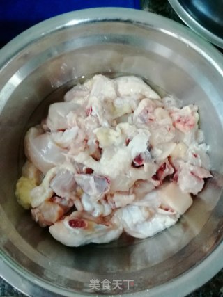咖喱鸡肉的做法步骤：1
