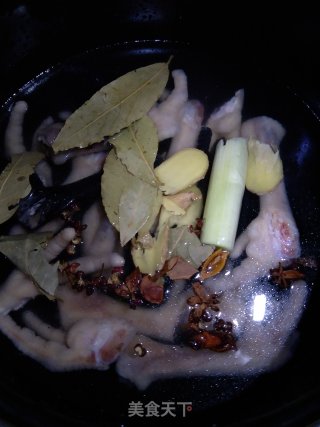 泡椒鸡爪的做法步骤：5