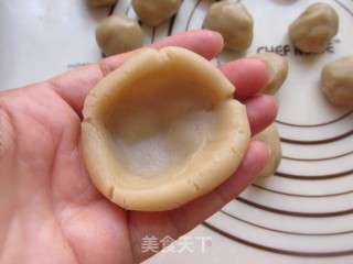 椰蓉月饼的做法步骤：4