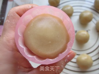 椰蓉月饼的做法步骤：7