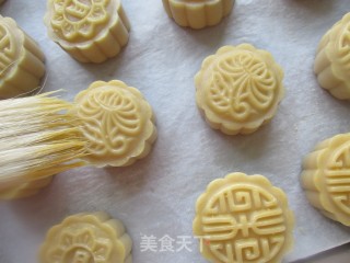 椰蓉月饼的做法步骤：10