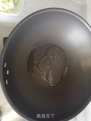 素炒卷心菜的做法步骤：2