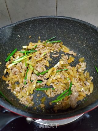 肉末炒榨菜的做法步骤：4