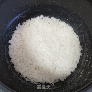 榨菜牛肉盖浇饭的做法步骤：1