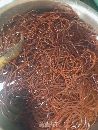 酸甜冷面的做法步骤：1