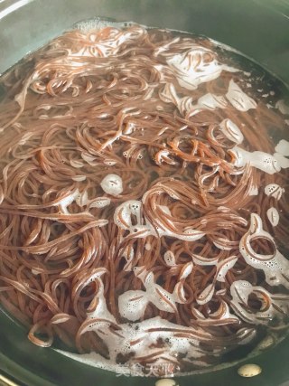 酸甜冷面的做法步骤：2