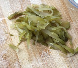 “榨菜”肉丝平菇炒榨菜的做法步骤：3