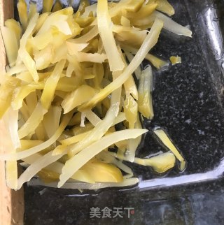 “榨菜”肉丝平菇炒榨菜的做法步骤：5
