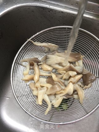 “榨菜”肉丝平菇炒榨菜的做法步骤：10