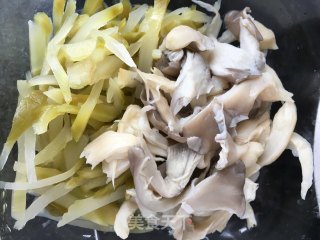 “榨菜”肉丝平菇炒榨菜的做法步骤：11