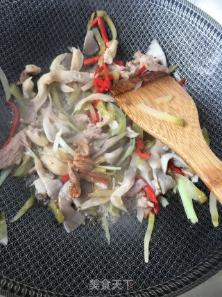 “榨菜”肉丝平菇炒榨菜的做法步骤：17