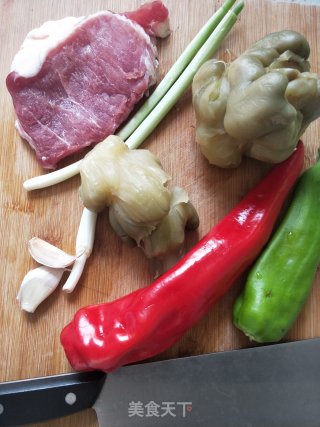 瘦肉炒榨菜的做法步骤：1