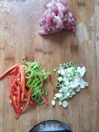 瘦肉炒榨菜的做法步骤：3