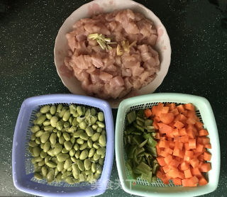 鸡胸肉炒时蔬的做法步骤：1