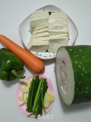 冬瓜烩豆腐的做法步骤：1