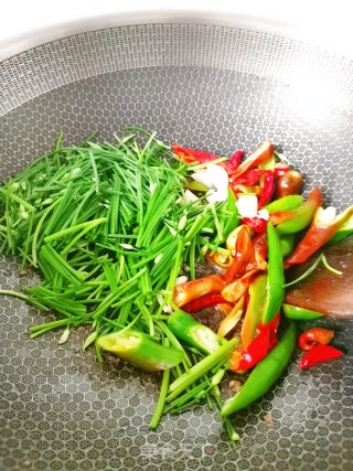 韭菜苔炒牛肉的做法步骤：8