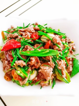 韭菜苔炒牛肉的做法步骤：13