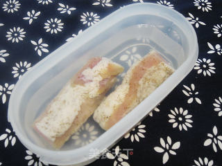 榨菜咸肉炒蒜叶的做法步骤：1