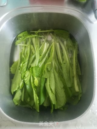 清炒小白菜的做法步骤：1