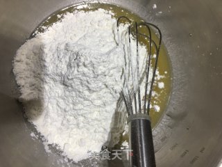 蛋黄莲蓉月饼的做法步骤：13